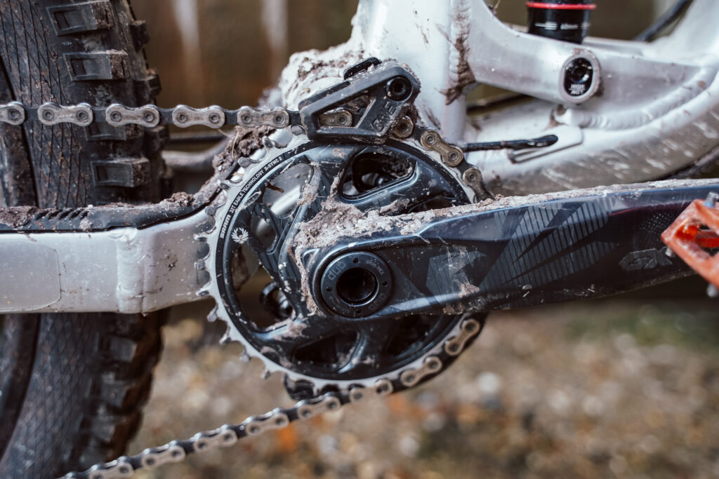How to clean your mountain bike - Dirty drivetrain