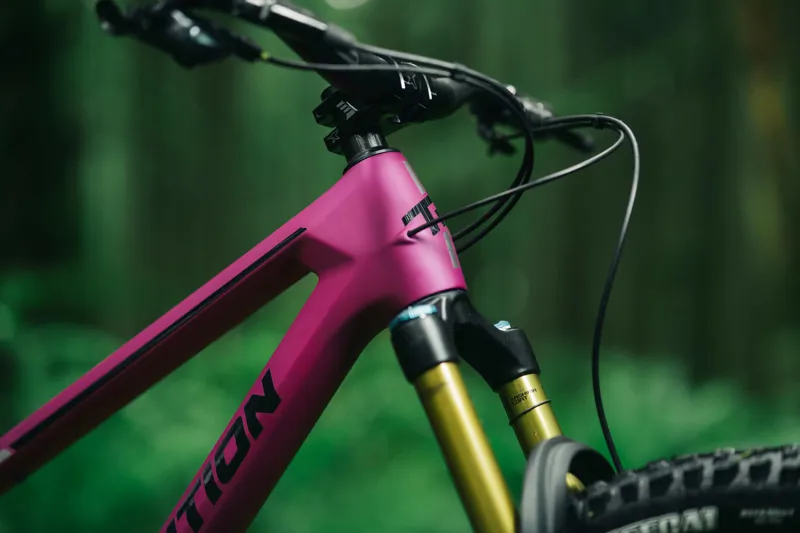 Transition Smuggler Carbon MTB Complete Bike GX AXS Orchid-1