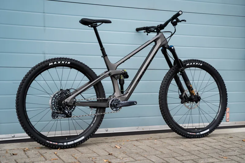 Transition Sentinel Carbon 2023 Large GX Black Powder Ex-Display-2