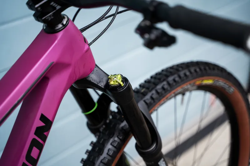 Transition Smuggler Carbon 2023 Medium GX Orchid Ex-Demo-4