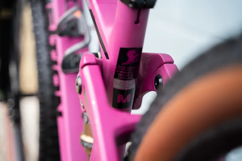 Transition Smuggler Carbon 2023 Medium GX Orchid Ex-Demo-5