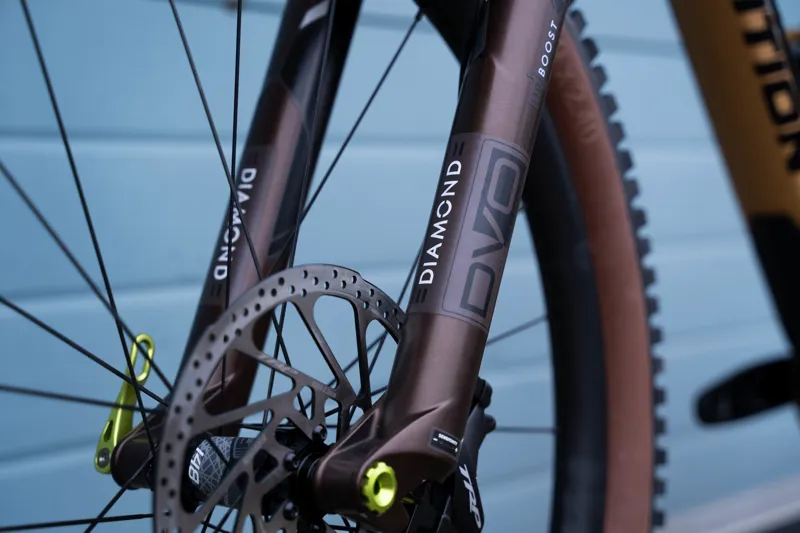 Transition Sentinel Carbon 2021 Medium Loam Gold Ex-Staff Bike-9