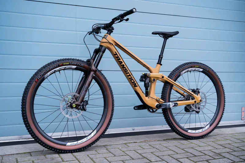 Transition Sentinel Carbon 2021 Medium Loam Gold Ex-Staff Bike-1