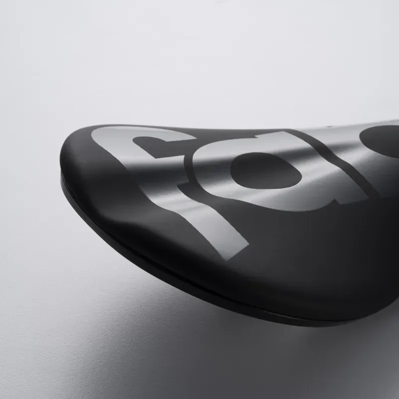 Fabric Scoop Elite Flat Road Bike Saddle with CroMo Rails Black FSD-11-2