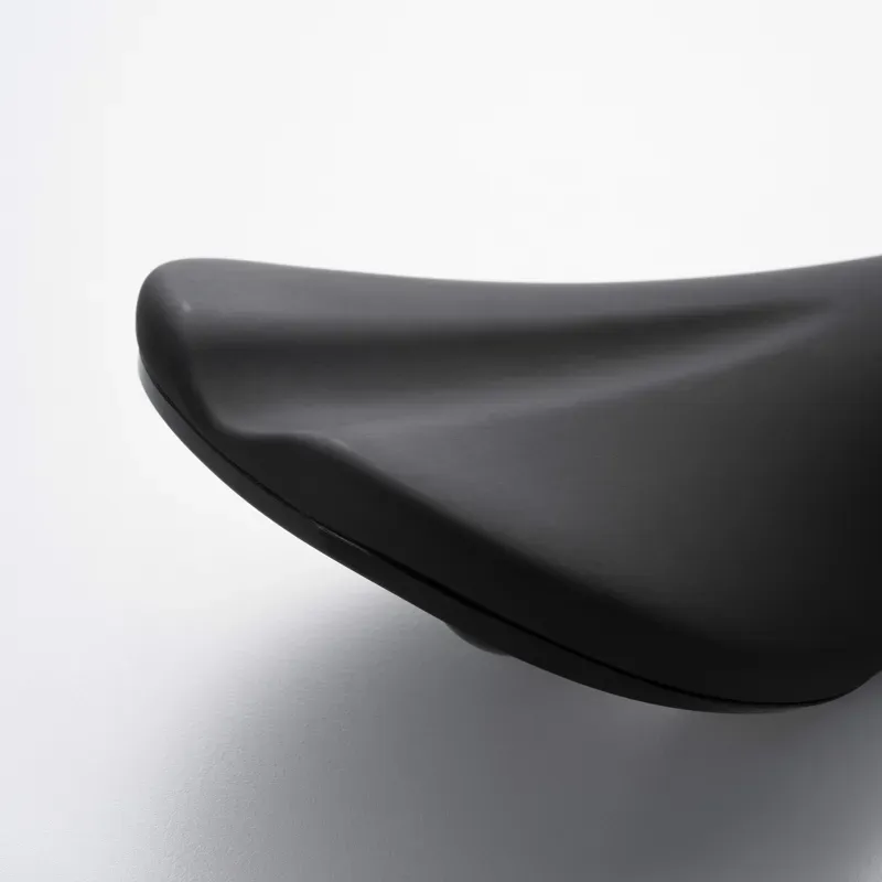 Fabric Scoop Sport Shallow Road Bike Saddle with CroMo Rails Black FSD-12-2