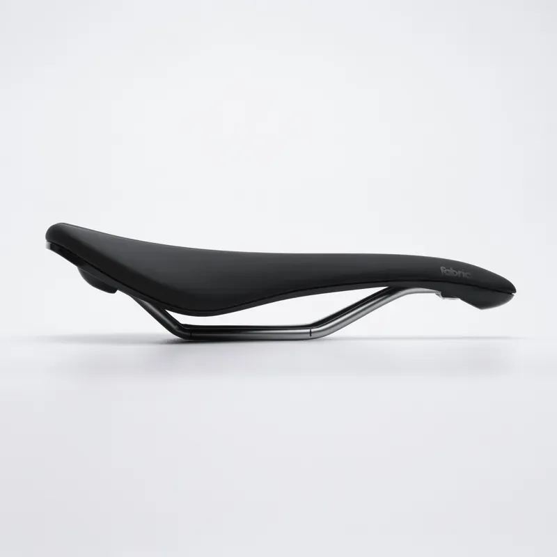Fabric Scoop Sport Shallow Road Bike Saddle with CroMo Rails Black FSD-12-3