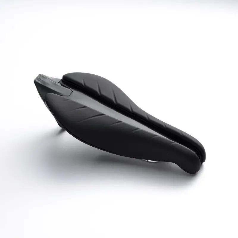 Fabric Tri Elite Flat Saddle with CrMo Rails Black FSD-31 
