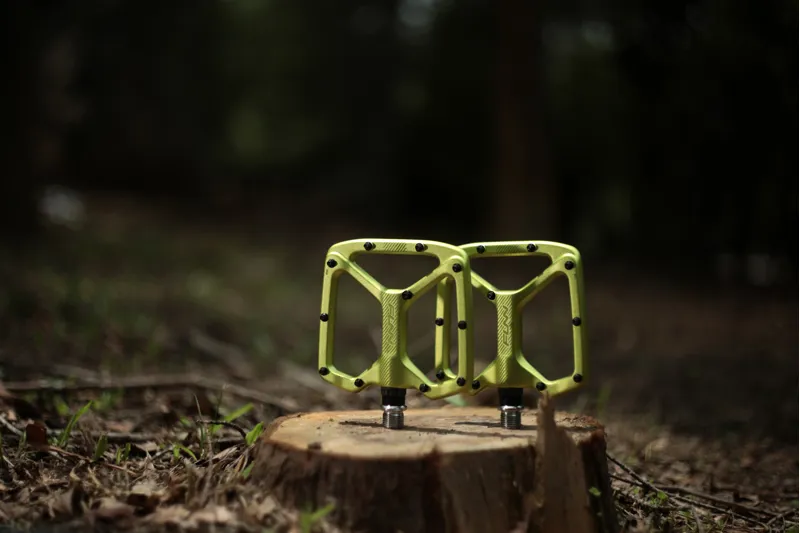  Funn Python 2 Alloy MTB Flat Pedals With Long Adjustable Pins Green-6