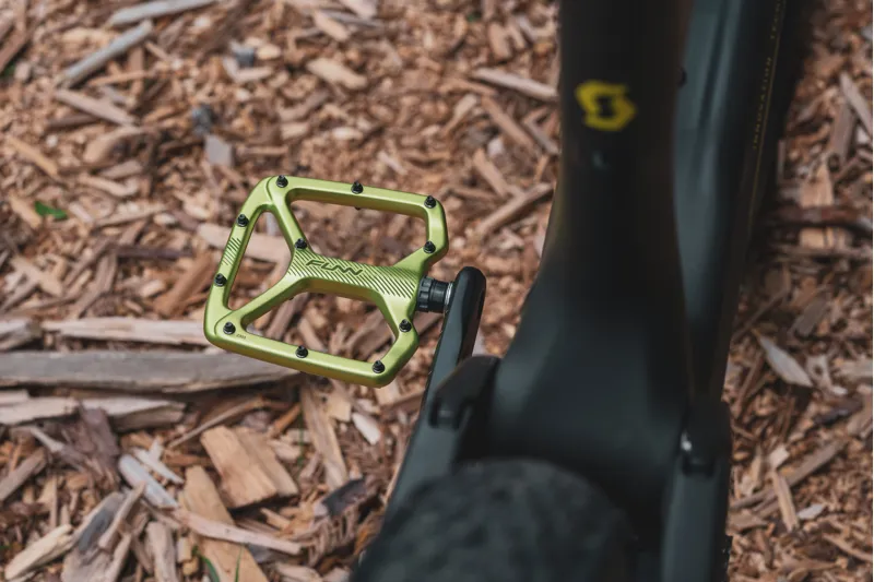  Funn Python 2 Alloy MTB Flat Pedals With Long Adjustable Pins Green-8