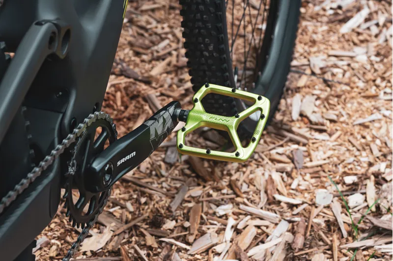  Funn Python 2 Alloy MTB Flat Pedals With Long Adjustable Pins Green-10