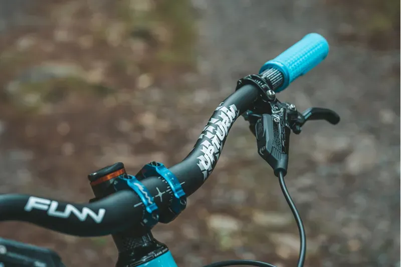 Funn Upturn MTB Riser Handlebar 785 x 31.8 x 75mm Rise Blasted Black-2