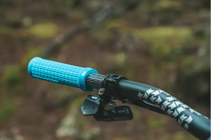 Funn Upturn MTB Riser Handlebar 785 x 31.8 x 75mm Rise Blasted Black-5