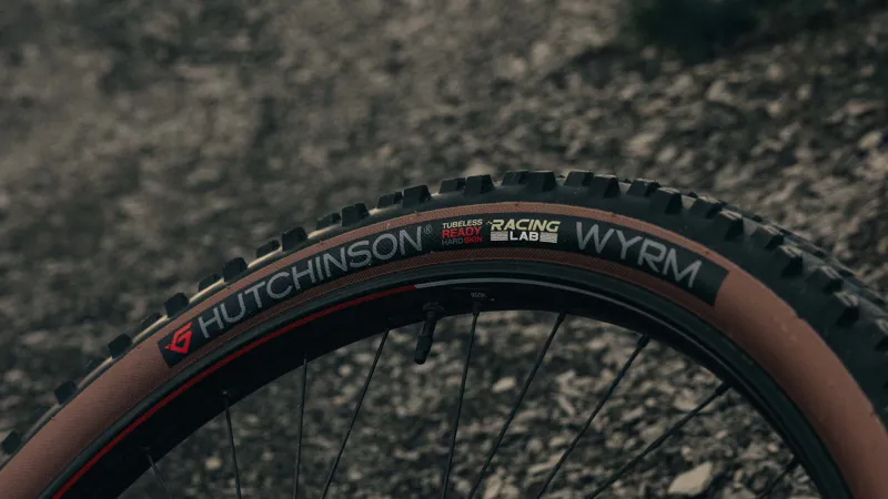 Hutchinson Wyrm MTB XC Trail Downcountry Tyre e-Bike Compatible Black 29 x 2.40 Tubeless Ready-7