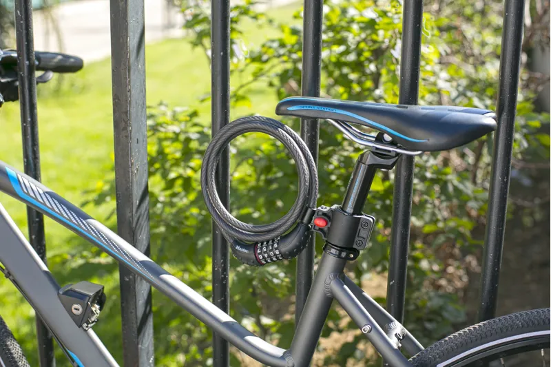 Master Lock Bicycle Cable Combination Lock 10mm X 1.8m 8120 Black-3