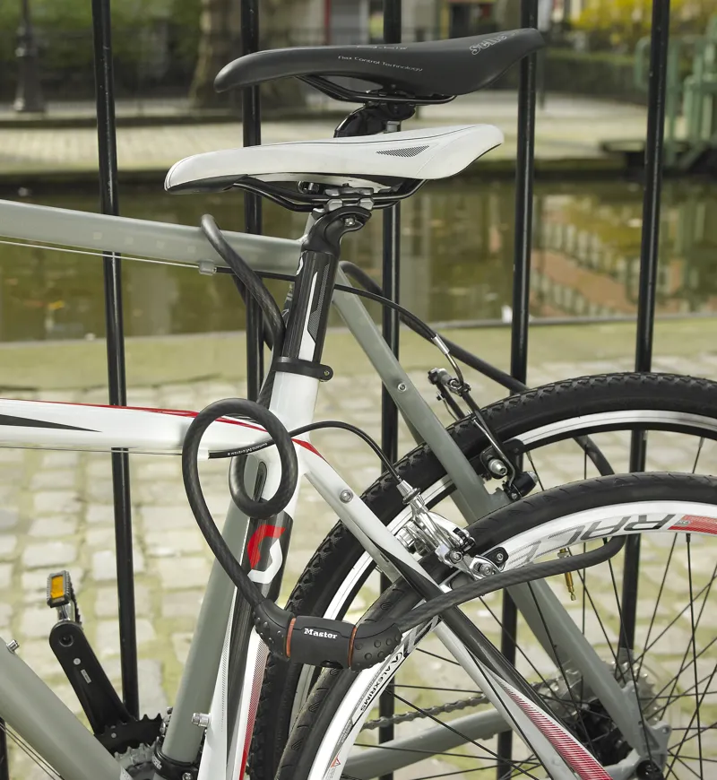 Master Lock Cycle Cable Key Lock 12mm X 1.8m 8121 Black-3