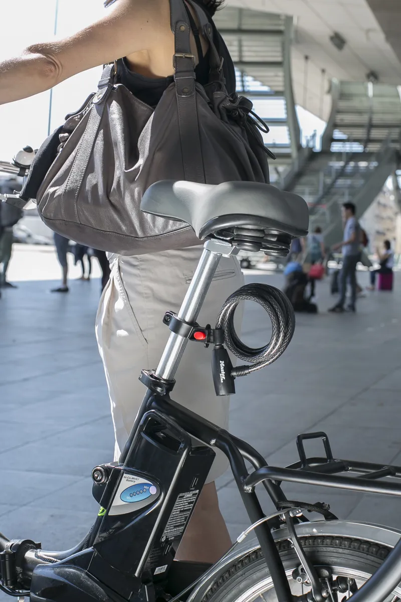 Master Lock Cycle Cable Key Lock 10mm X 1.8m 8232 Black-3