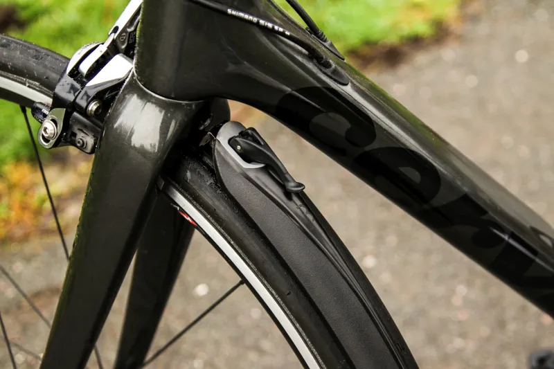 BBB RoadProtector Front Fender/Mud Guard For Road Bikes BFD-21F-2