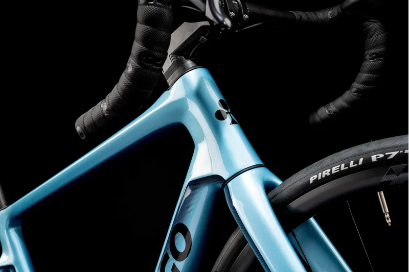 Colnago V4 Disc 2025 Complete Caron Road Bike Vision SC45 Wheels Ultegra Di2 12s VDBL-1