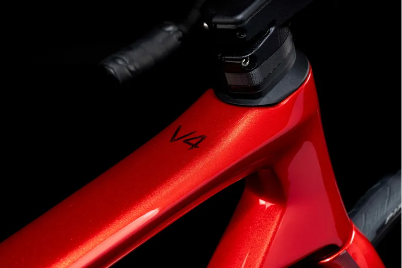 Colnago V4 Disc 2025 Complete Caron Road Bike Vision SC45 Wheels Ultegra Di2 12s VDRD-2