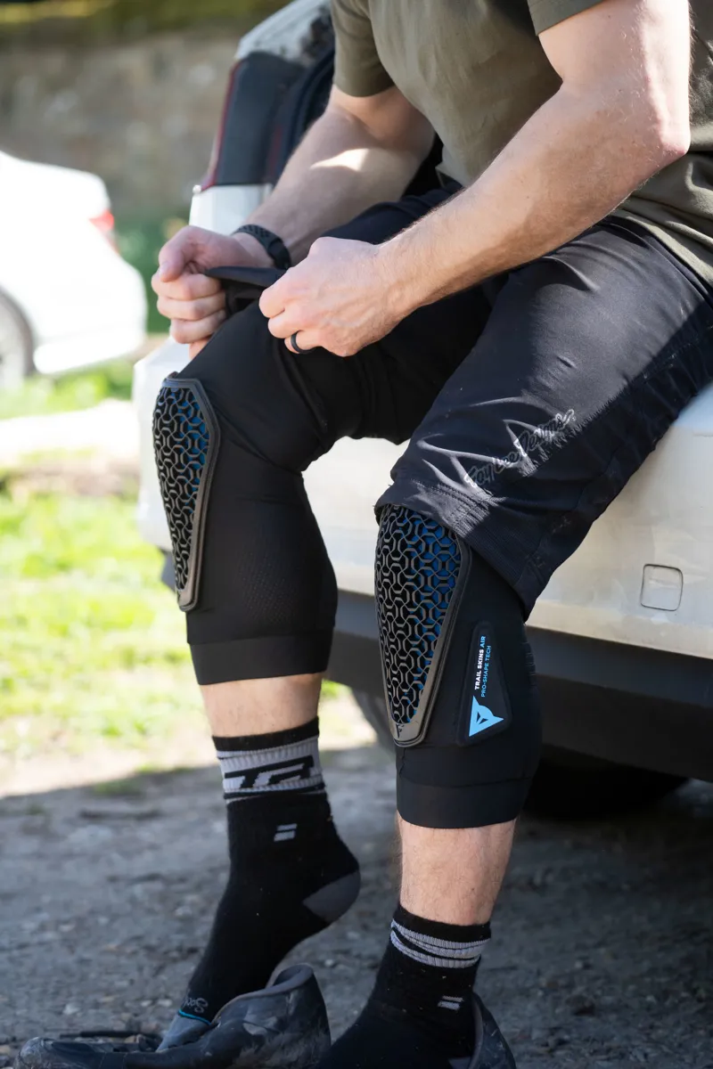 Dainese Trail Skins Air Mountain Bike Knee Pads Pair-4