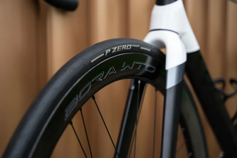 Colnago C68 Road Black/White HRWH Campagnolo Super Record Size 510 Used Ex-Demo Bike-9