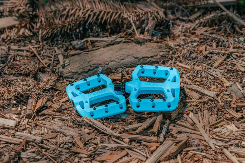Funn Taipan S MTB Flat Platform Pedals for Smaller Feet Turquoise-2