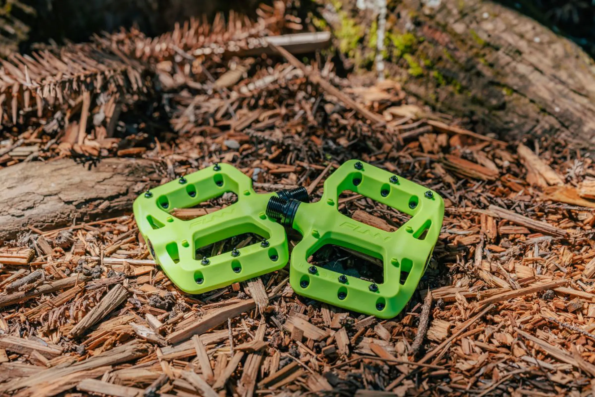 Funn Taipan S MTB Flat Platform Pedals for Smaller Feet Green