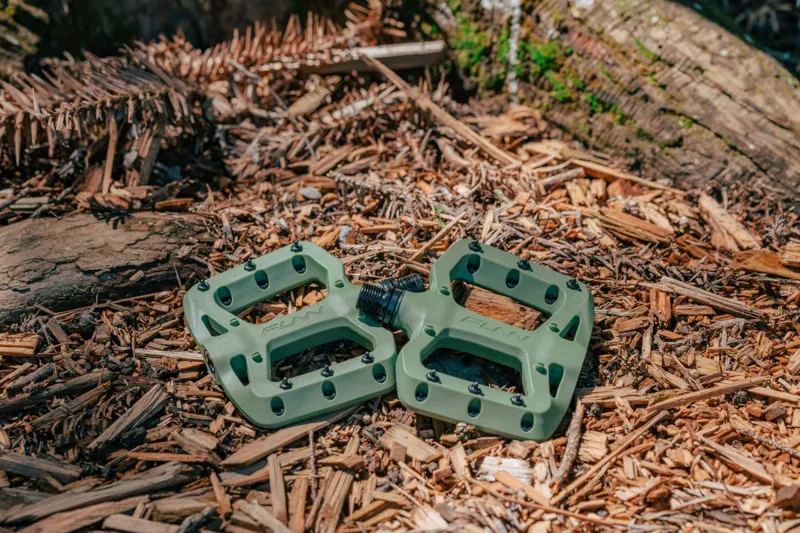 Funn Taipan S MTB Flat Platform Pedals for Smaller Feet Olive Green-2