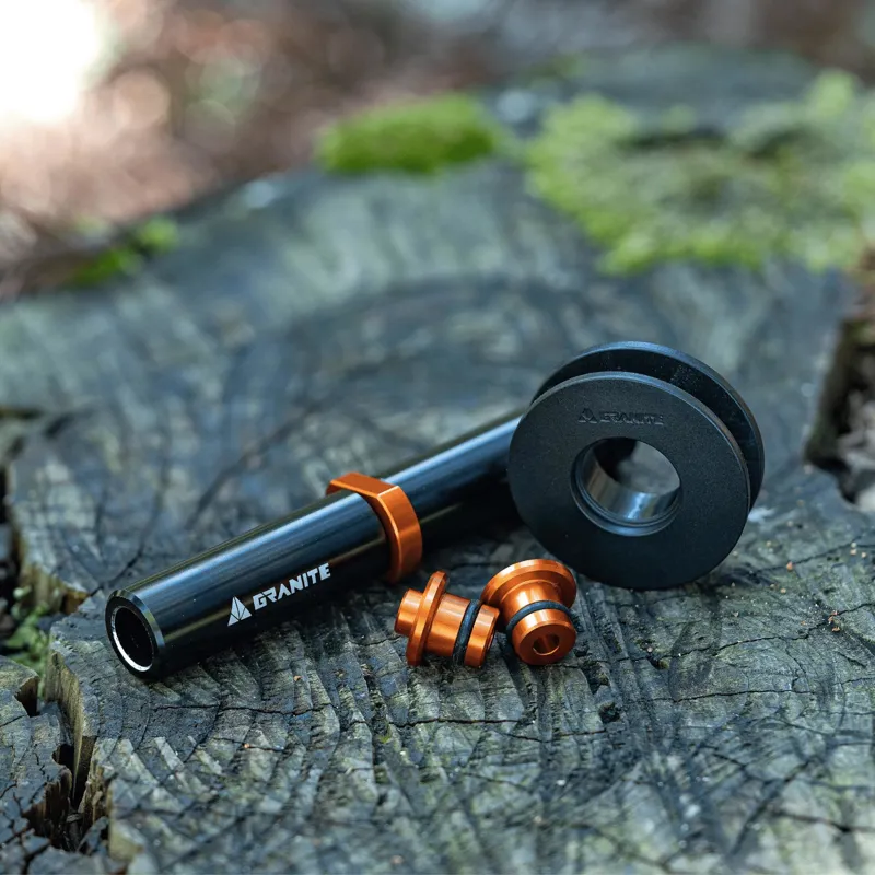 Granite Chaindock - Thru Axle Dummy Hub With Chain Hanger Wheel Black-1