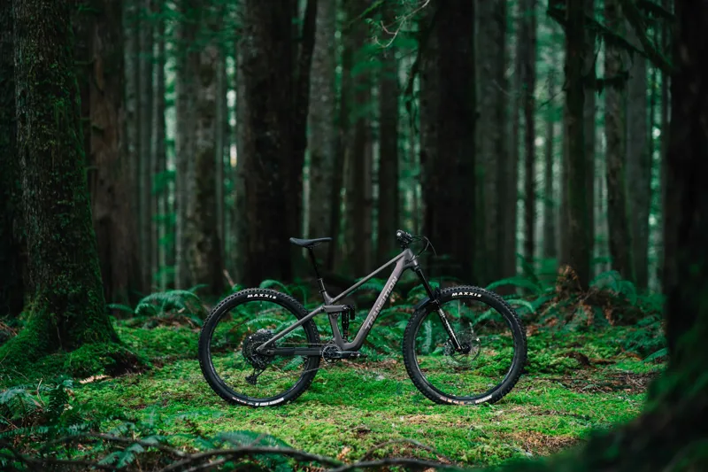 Transition Sentinel V3 Carbon MTB Complete Bike  XT Graphite Grey-3