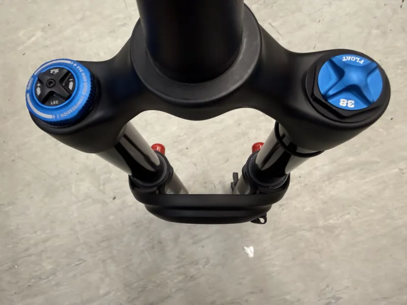 Fox 38 Performance Elite 170mm 29 - ExDisplay-5