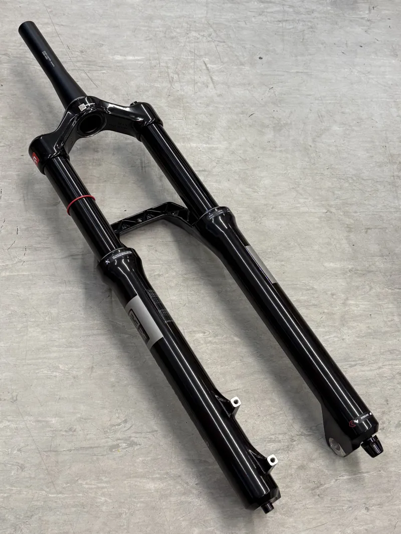 RockShox Domain Gold - 160mm - 29 -  44mm Offset Fork - Steerer cut to 183mm - Unused fork removed from a brand new bike-2