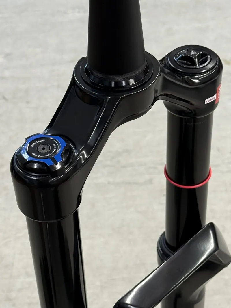 RockShox Domain Gold - 160mm - 29 -  44mm Offset Fork - Steerer cut to 183mm - Unused fork removed from a brand new bike-5
