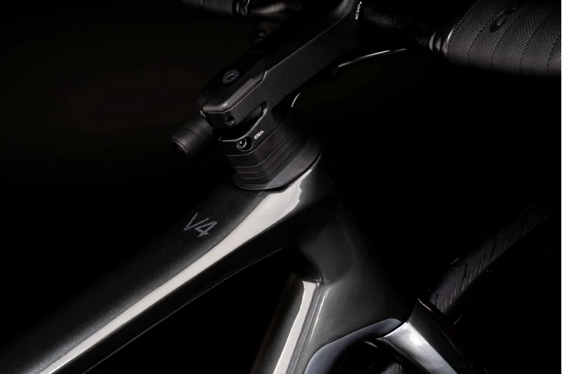 Colnago V4 Disc 2025 Complete Carbon Road Bike Vision SC45 Wheels Ultegra Di2 12s VDDK-4