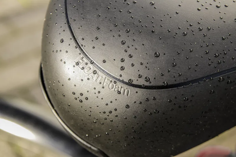 BBB Meander Upright Unisex Urban/E-Bike Saddle 225mm Black BSD-94-10