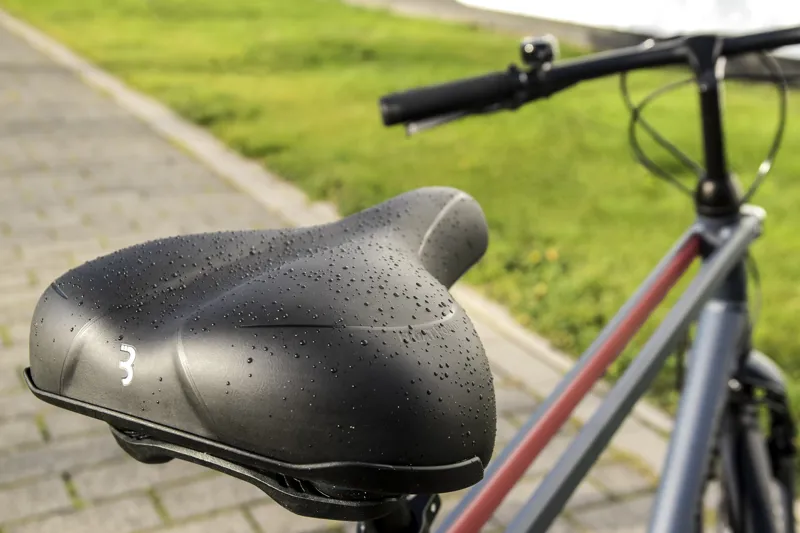 BBB Meander Upright Unisex Urban/E-Bike Saddle 225mm Black BSD-94-9