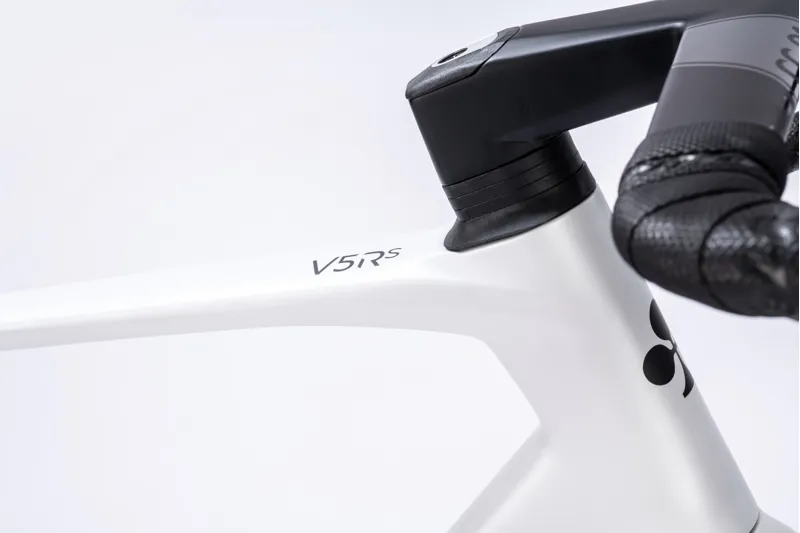 Colnago V5rs Disc 2025 Complete Carbon Road Bike with Ultegra 12 Speed Di2 SDM5-6