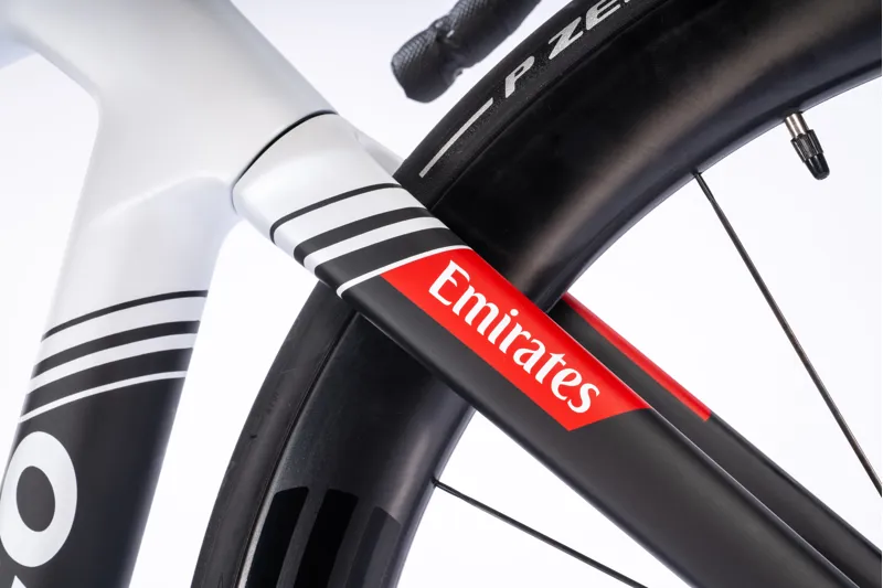 Colnago V5rs Disc 2025 Complete Carbon Road Bike with Ultegra 12 Speed Di2 SDM5-10