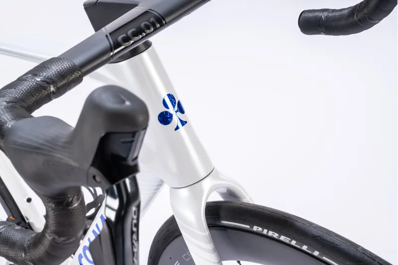 Colnago V5rs Disc 2025 Complete Carbon Road Bike with Ultegra 12 Speed Di2 VRWB-5