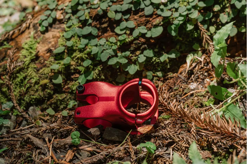 Funn Nixie Alloy MTB Stem 31.8mm 40/50mm 0 deg 1.1/8 Red-1