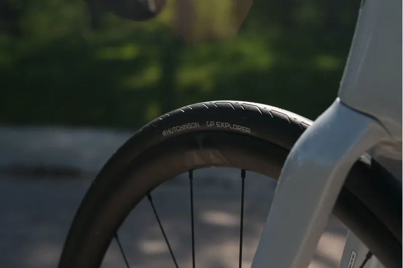 Hutchinson GP Explorer Road Bike Leisure Tyre Folding Bead Tan Wall 700 x 26/28/30/32-3