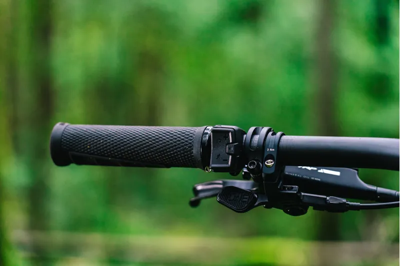 Transition Regulator CX Carbon MTB Deore Complete Ebike Glacier White-12