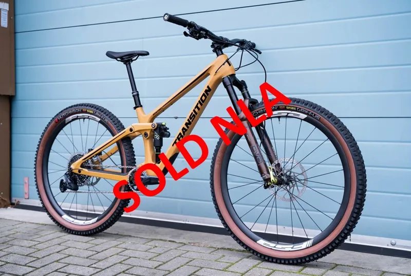 Transition Sentinel Carbon 2021 Medium Loam Gold Ex-Staff Bike
