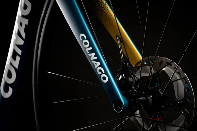 Colnago V3 Disc 2023 Complete Road Bike SRAM Rival AXS Blue Gold White MKBL-10