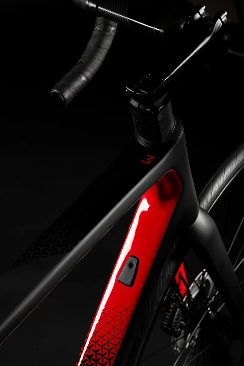 Colnago V3 Disc 2023 Carbon Road Bike Rival AXS Black Red MKBR